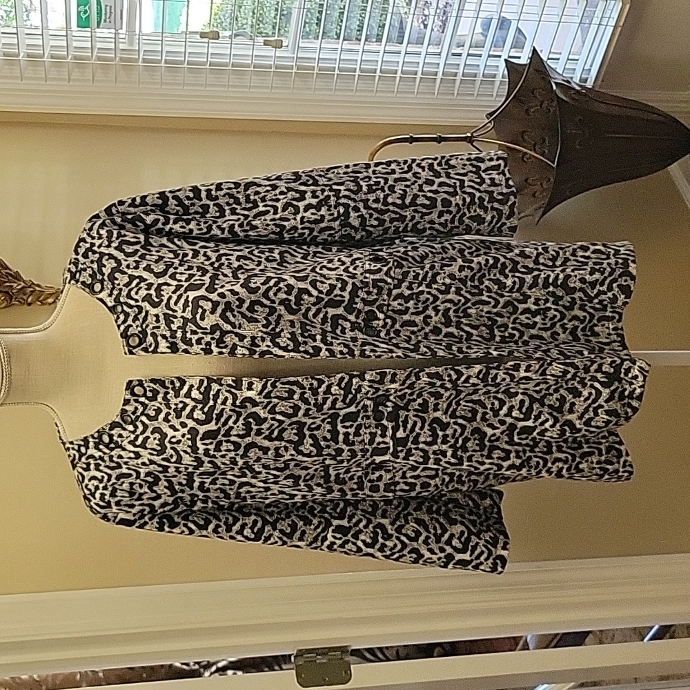 Multiples black gray white animal leopard print jacket Long Sleeve metal 1X EUC…